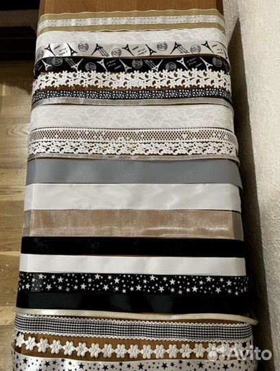 Ленты кроемовые, желтые, бело-череые, малиновые