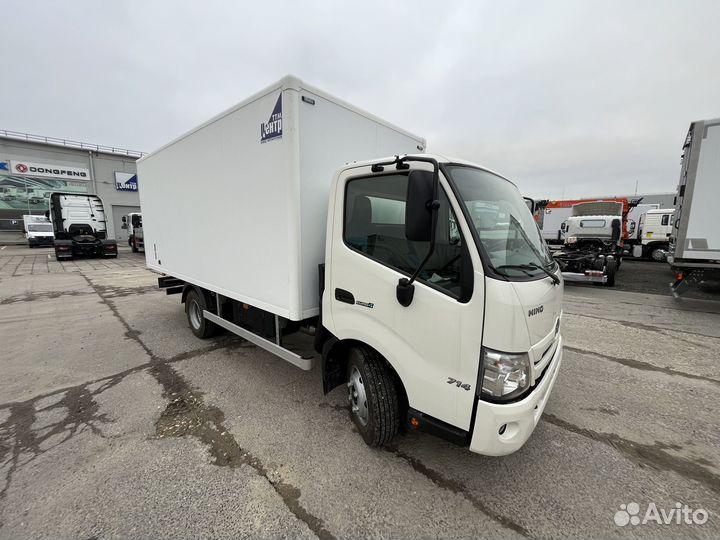 Hino 300 (Dutro), 2022