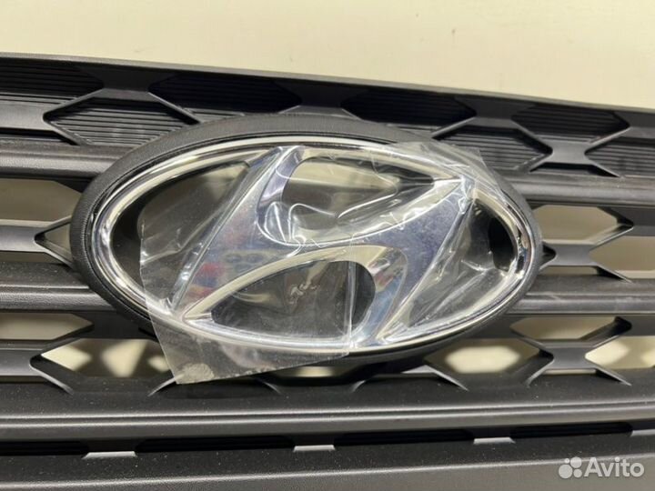 Решетка бампера передняя Hyundai Solaris 2