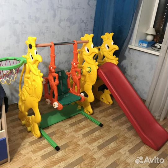 Горка с качелями