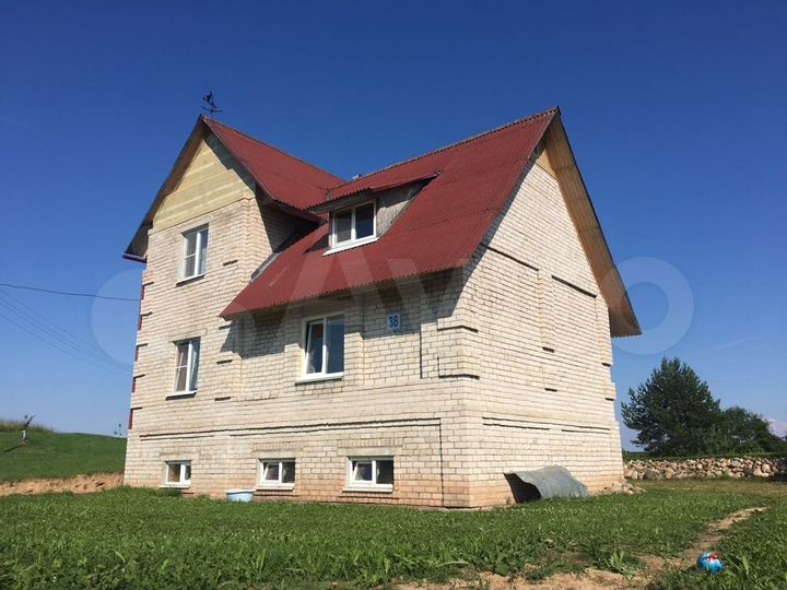 Коттедж 240 м² на участке 50 сот.