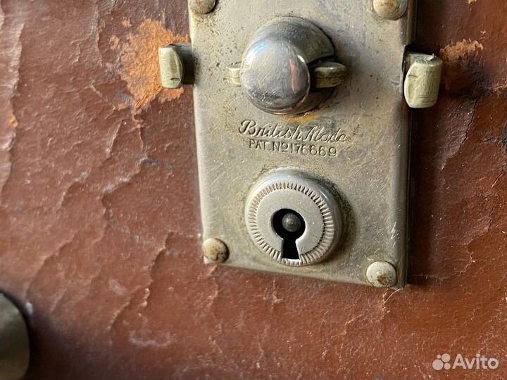 Старинная шляпная коробка саквояж