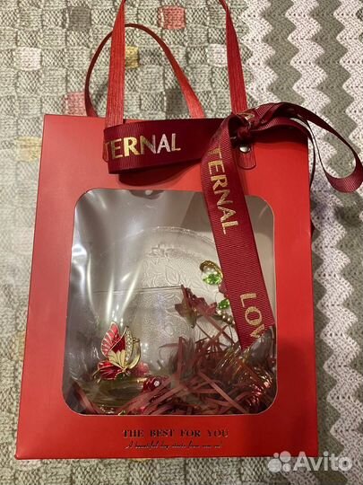 Чашка новая с бабочками в подарочной упаковке