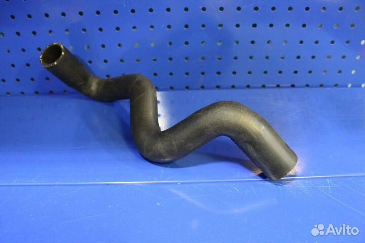 Нижний патрубок радиатора Форд Фокус 3