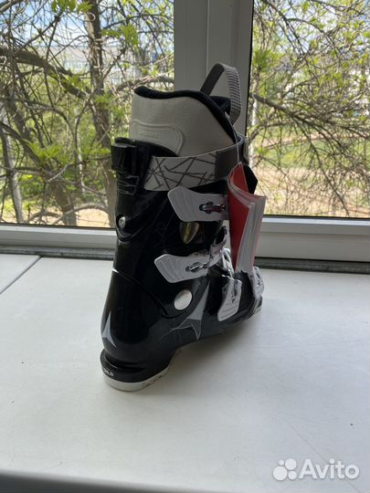 Горнолыжный ботинок atomic hawx 70 (один правый)