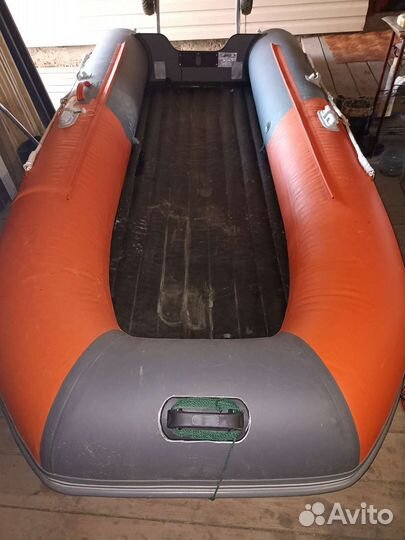 Лодка Гладиатор Е 330 спб