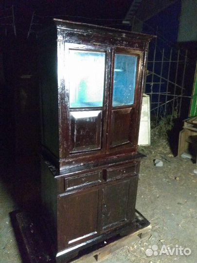 Два старинных буфета