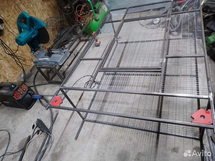 Большая клетка для птиц