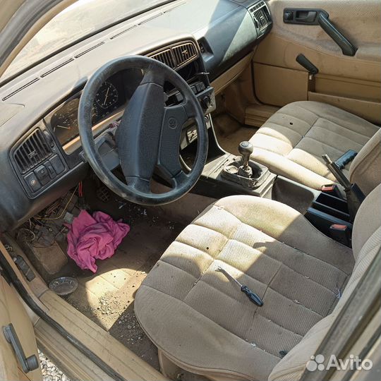 Авто в разборе Volkswagen Passat B3. 1.8