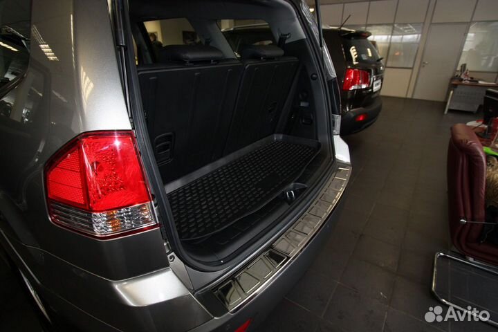 Коврик в багажник Kia Mohave Short 2009- ун