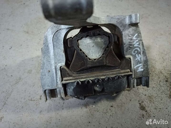 5Q0199262BE Опора двигателя правая VW Golf 7