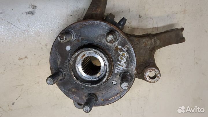 Ступица (кулак, цапфа) правая передняя Toyota Urban Cruiser