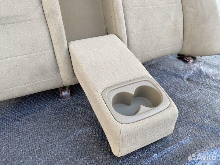 Подлокотник дивана (спинка) задний Honda Civic 8