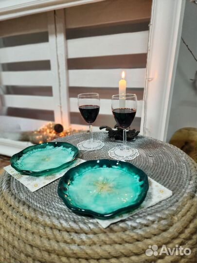 Тарелки десертные изумрудного цвета