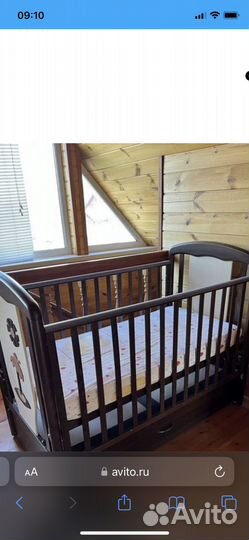 Детская кроватка с маятником и ящиком