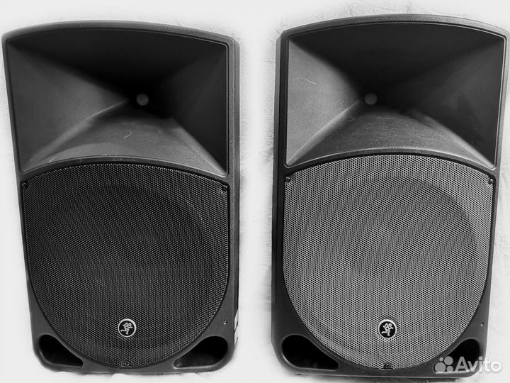 Колонки Mackie Thump15 и 15A. Пульт. Микрофоны