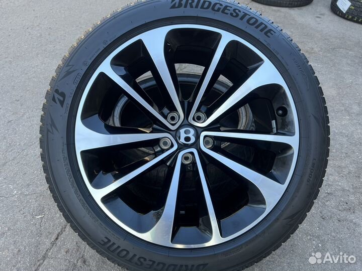Колеса на Bentley Bentayga R21 оригинал