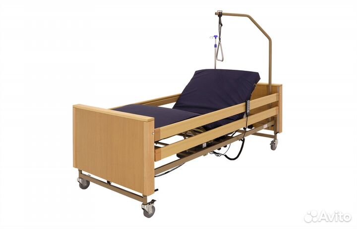 Медицинская кровать с матрасом