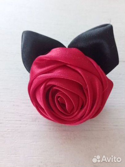 Брошь цветок из ткани