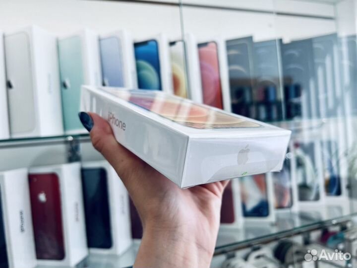 iPhone 12, 64 ГБ