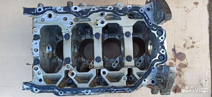 Б/У Б/У Блок цилиндров 211102S152 Hyundai-KIA
