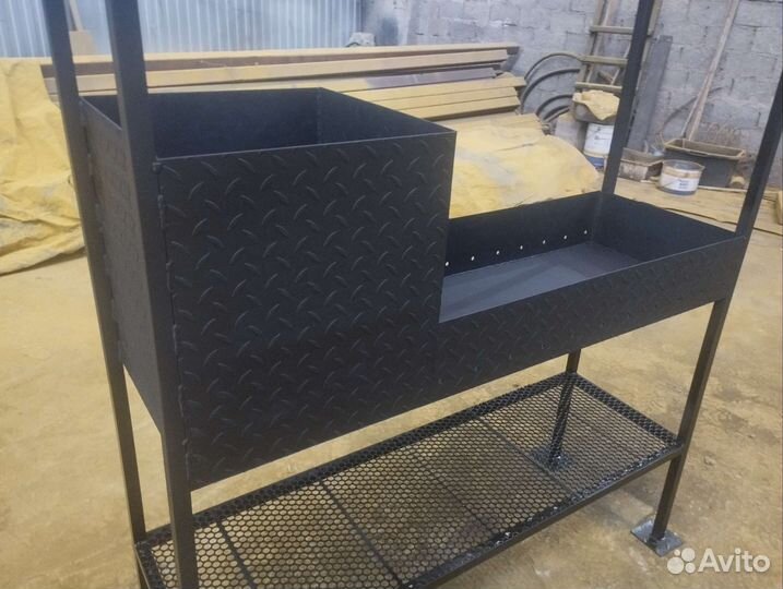 Мангал с крышей