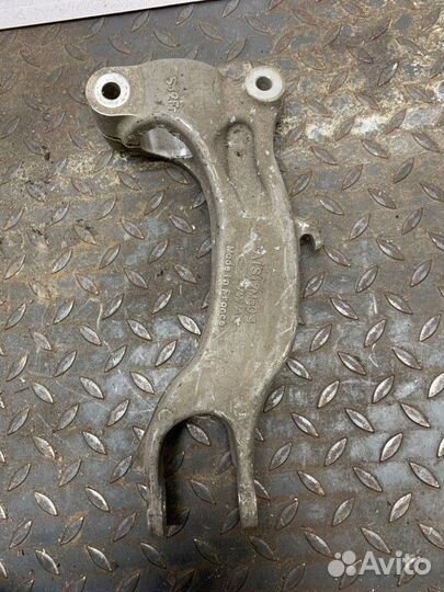 Вилка амортизатора передняя левая Audi A4 A5 B9