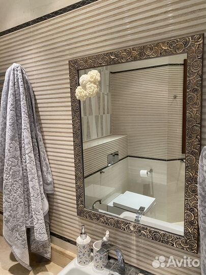 Зеркало настенное в раме