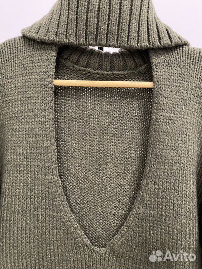 Платье вязаное с открытой спиной