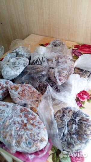 Грибы отварные замороженные (маслята или лисички)