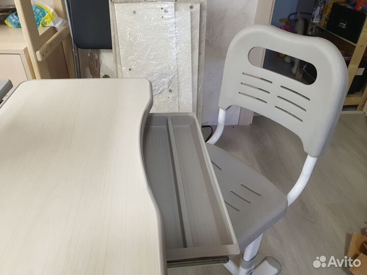 Растущая парта и стул