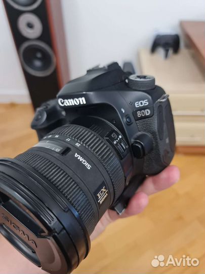 Зеркальный фотоаппарат Canon 80D