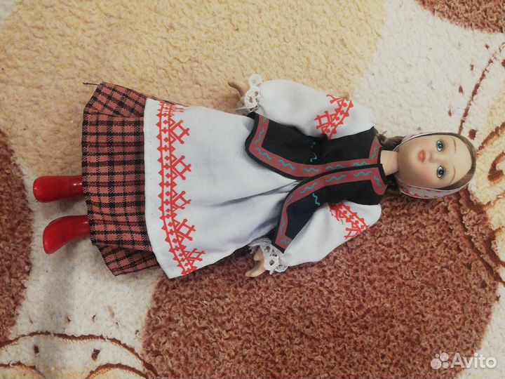 Кукла фарфоровая коллекционная