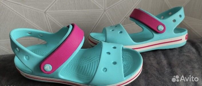 Сандалии crocs j2