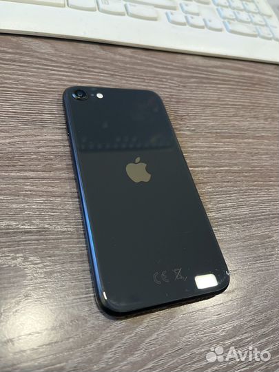 Телефон iPhone se 2020