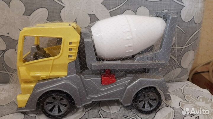 Машина бетономешалка