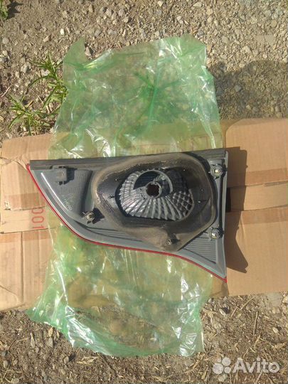 Фонарь левый задний в крышку багажника