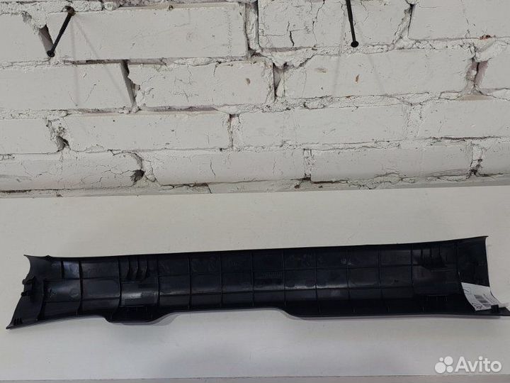 Накладка на порог салона передняя правая Toyota