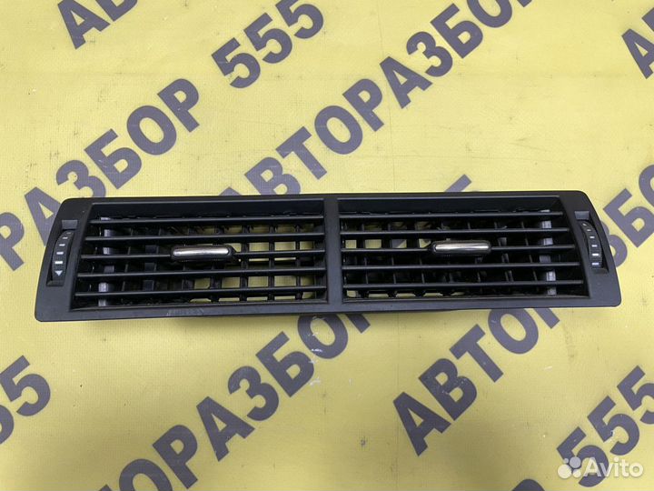 Дефлектор воздушный центральный Audi A4