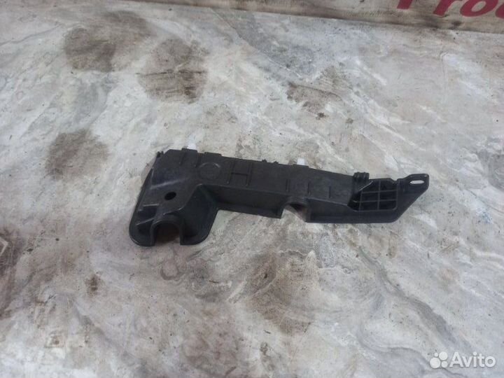 Крепление бампера переднее правое Kia Rio 4 2022