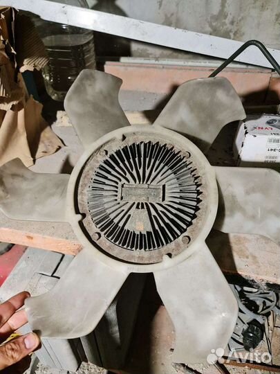 Продам вентилятор Mitsubishi Pajero V75W 6g74