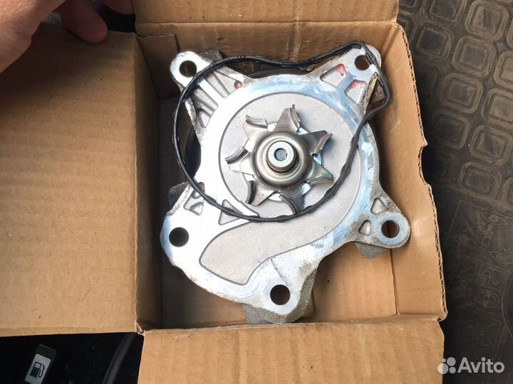 Помпа Рав 4 оригинал