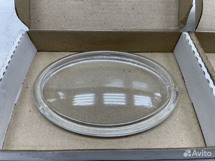 Стекло противотуманной фары R/L VW Passat B6