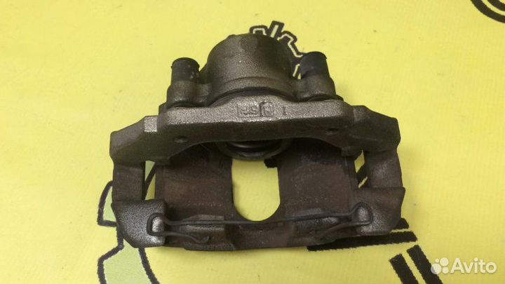 Суппорт передний левый Mazda Demio DY3W ZJ 2004.10