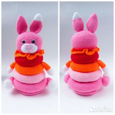 Вязаная пирамидка заяц