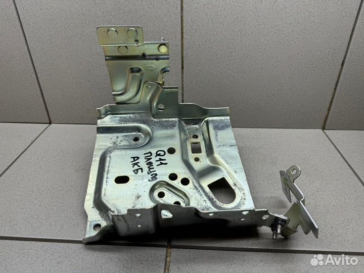 Крепление АКБ (корпус/подставка) Nissan Qashqai