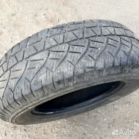 Michelin Latitude Cross 215/70 R16