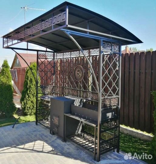 Мангал с крышей