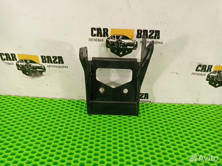 Кронштейн двигателя