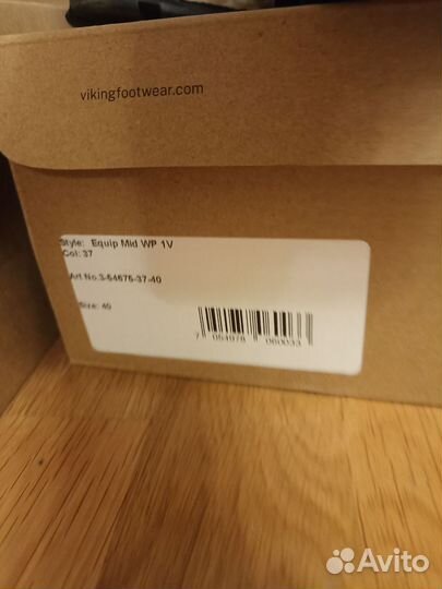 Новые демисезонные кроссовки Viking 40